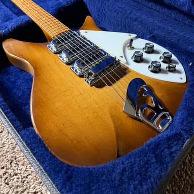 Rickenbacker 1979 320 - Autumnglo image 9
