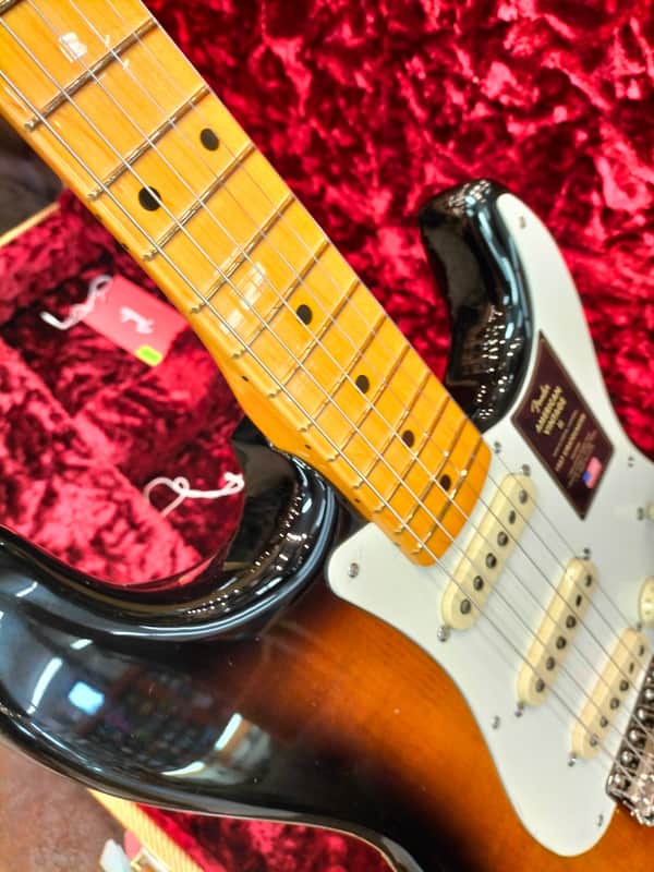 Fender American Vintage II 1957 Stratocaster, Maple Fingerboard, 2