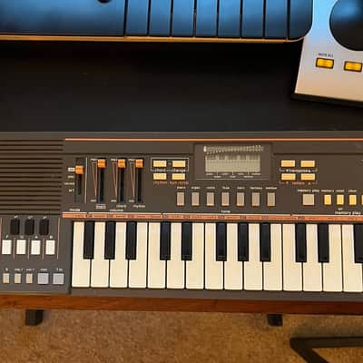 Casio PT-31 31-Key Mini Synthesizer 1980s - Black