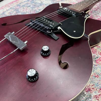Godin 5th Avenue CW Kingpin II - Burgundy image 3