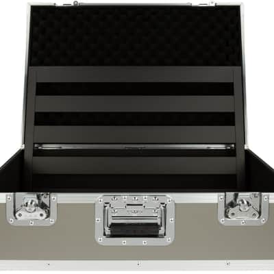 Pedaltrain Classic 3 Pedalboard, 24" x 16" w/ Tour Case, Black image 4