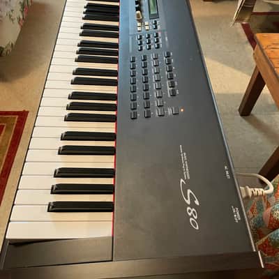 Yamaha S-80 Keyboard with road case