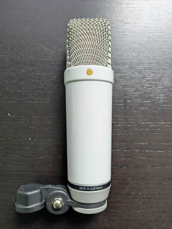 RODE NT1 Large Diaphragm Cardioid Condenser Microphone 1996 - 2002 - White image 1