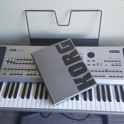 Korg Pa80 Expanded / 61 Keys Arranger Workstation 2002 Silver image 1