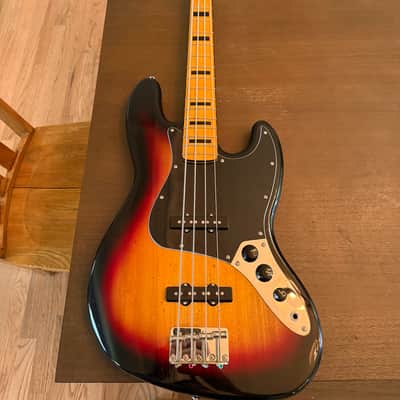 Fender Squier Classic Vibe '70s Jazz Bass 2022 - 3-Tone Sunburst image 1