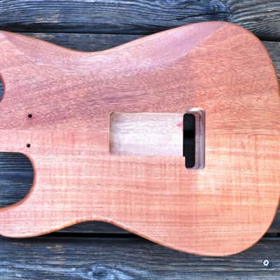 Stratocaster body, mahogany/maple image 3
