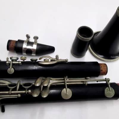 Artisan Model 252 Wood Clarinet, France, with case image 5