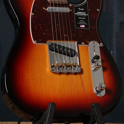 Fender American Professional II Telecaster Rosewood Fingerboard 3-Color Sunburst (serial- 0918) image 4