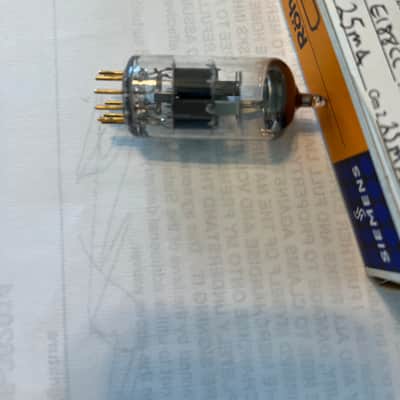 Vintage Vacuum Tube Siemens E88CC/6922 1975 - glass image 3