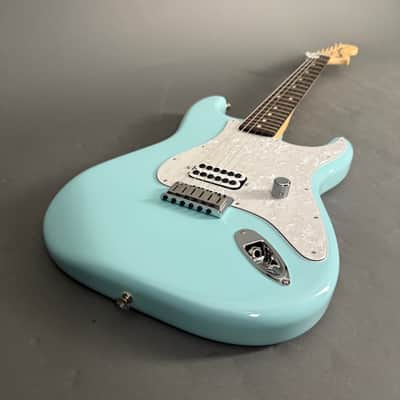 Fender Tom Delonge Stratocaster RW Daphne Blue 2,9 kg inkl. Gigbag image 12