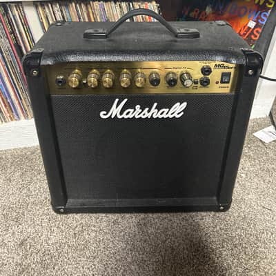 Marshall MG MG15DFX 2-Channel 15-Watt 1x8