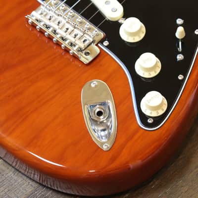 MINTY! Fender American Vintage II 1973 Reissue Stratocaster Electric Guitar Mocha + COA OHSC image 6