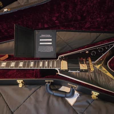 Gibson Custom Shop Flying V Custom - Cobra Black Curly Flame Top - 7.1 lbs - image 9