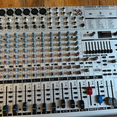 Behringer Eurorack UB1832FX-Pro 18-Input 3/2-Bus Mic / Line Mixer with Multi-Effects Processor 2000s - Silver image 2