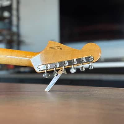 Fender Classic Player Jazzmaster Special with Rosewood Fretboard 2009 - 2017 - 3-Color Sunburst image 5