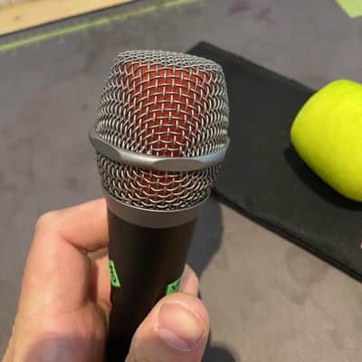 SE V7 Microphone with Yeller Ball and bag image 3