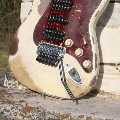 Handyman Mick Mars Stratocaster "The Dirt" 2019 Vintage white image 17
