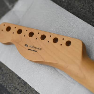 Fender Player Series Telecaster® Neck w/Block Inlays, 22 Medium Jumbo Frets, Pau Ferro - Natural image 5