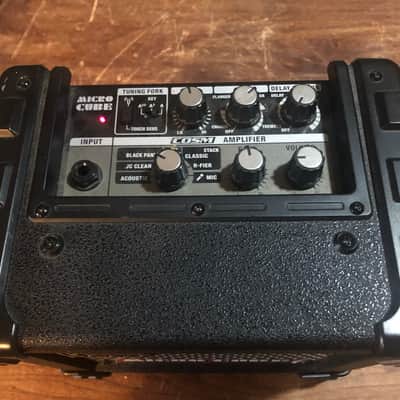 Roland Micro Cube 2-Watt 1x5" Guitar Combo 2004 - 2014 - Black image 2