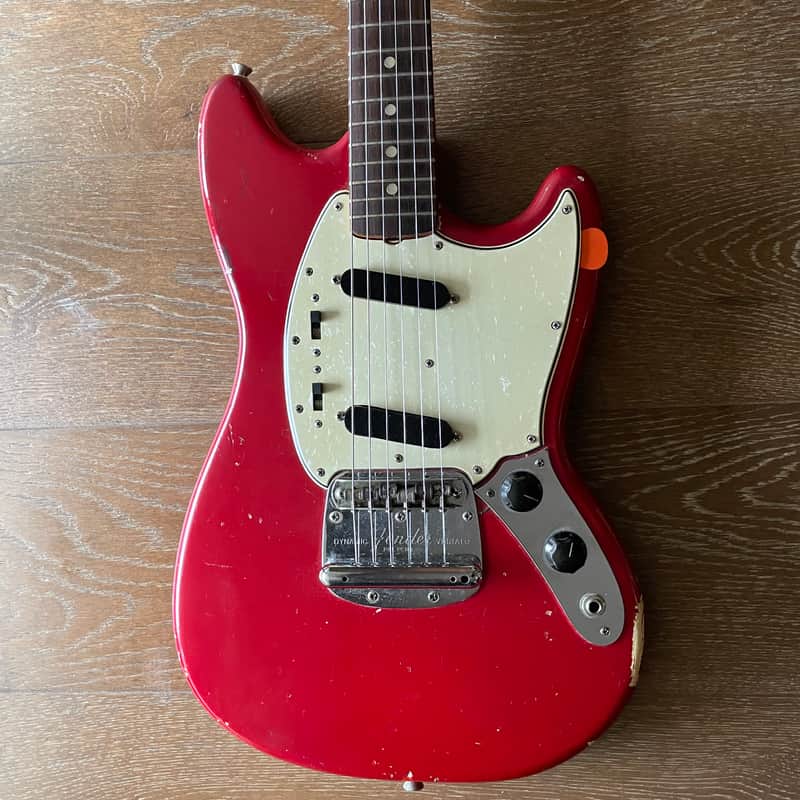 Fender Mustang Guitar with Rosewood Fretboard