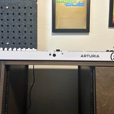 Arturia KeyLab Essential 49 MkIII MIDI Controller 2023 - Present White image 9