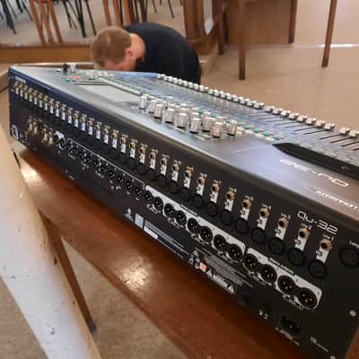 Allen & Heath QU-32 32-Channel Digital Mixer 2015 - Present - Black image 4