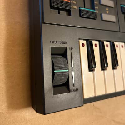 Yamaha TYU-40 80s RARE 25-key Mini Synthesizer MINT Condition in box with Microphone and 3 song cards image 3