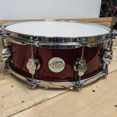 DW Design Series 14x5" Frequent Flyer snare - Red Gloss image 2