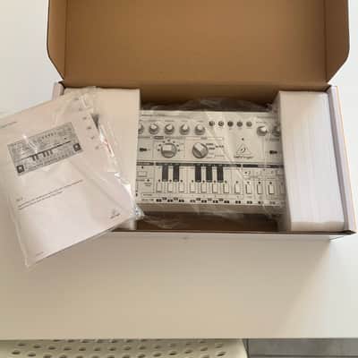 Behringer TD-3 Analog Bass Line Synthesizer image 2
