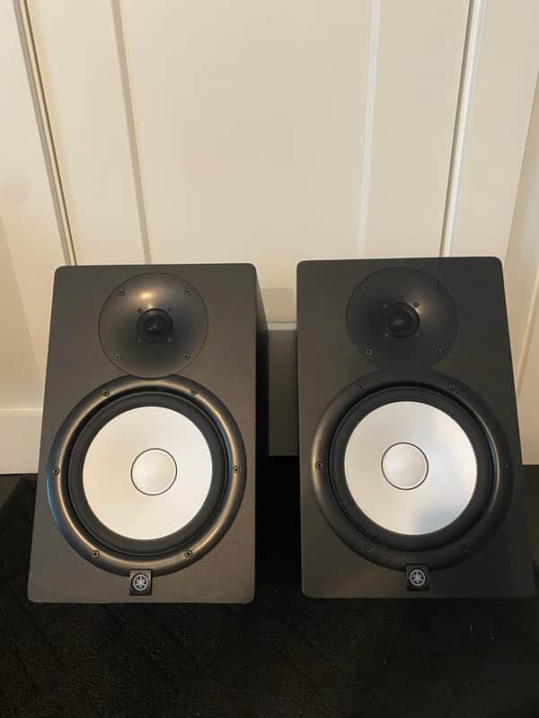 Yamaha HS8 Powered Studio Monitor (Pair) 2015 - Present - Black with stands image 1
