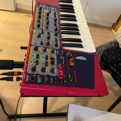 Clavia Nord Lead 2 Keyboard