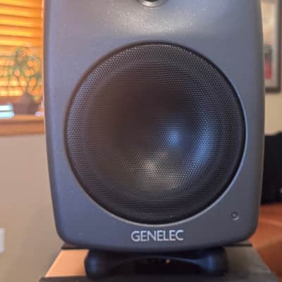 Genelec 8040B 6.5" Powered Nearfield Studio Monitor (Pair) 2013 - 2021 - Gray image 2