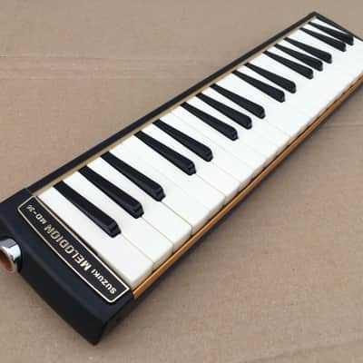 Suzuki MD-36 Melodion Vintage Melodica Keyboard Harmonica + Case and Accessories (M-36) image 2