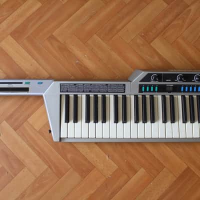 Formanta Mini – vintage soviet poly keytar analog synthesizer | USSR