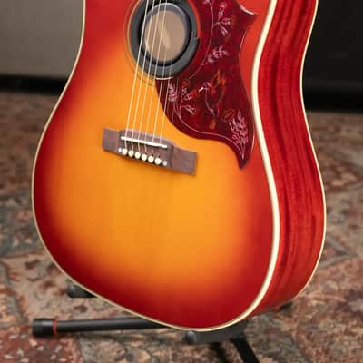 Epiphone Hummingbird Standard Acoustic/Electric Guitar - Cherry Sunburst with Gig Bag image 4