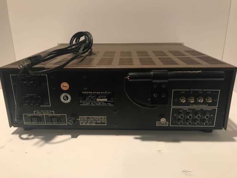 Marantz Model 2220 20-Watt Stereo Solid-State Receiver image 2