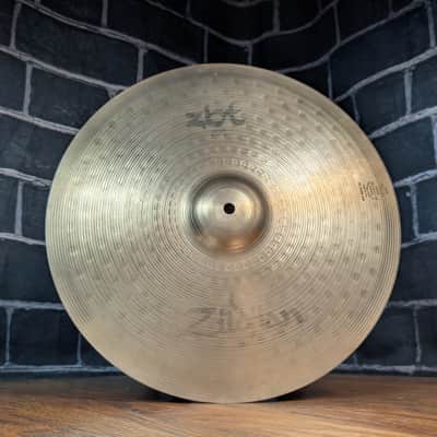 Zildjian 16" ZBT Crash Cymbal – Bright Attack • Fast Response • Cutting Projection image 1