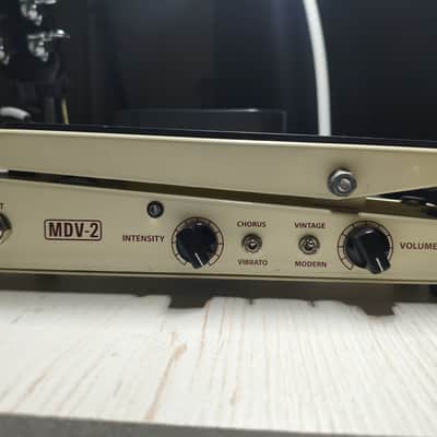 Fulltone Mini Deja Vibe MDV-2 2010 - White image 2