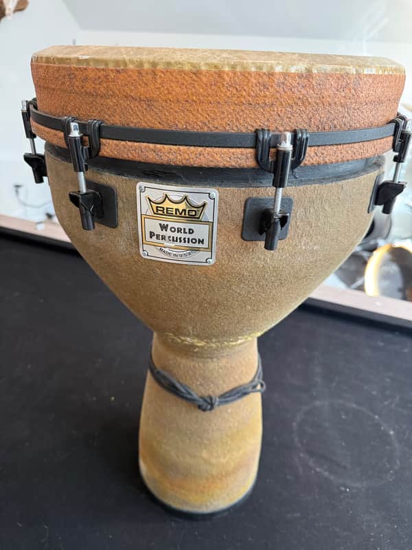 Remo Mondo Djembe Drum 16