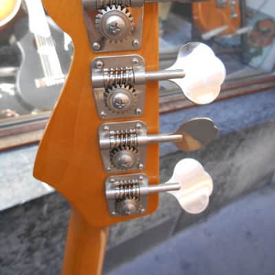 Short Scale Fender Mini Jazz Bass '62 Reissue 2014 3-Tone Sunburst image 5