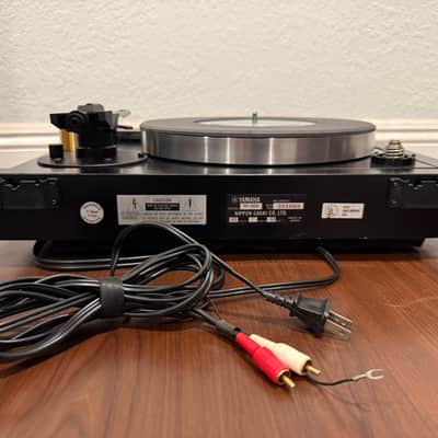 Yamaha  PF 800 Turntable image 12