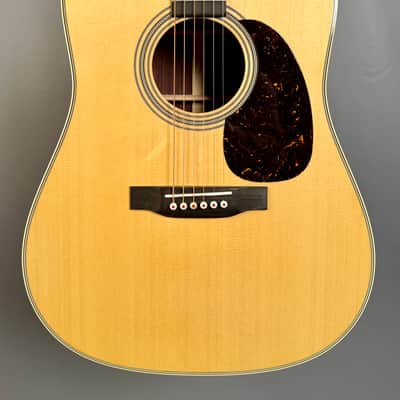 Martin D-28 Standard - Natural image 1