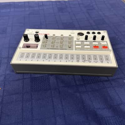 Used Korg Volca Sample 2 Digital Sample Sequencer with Original Box image 5