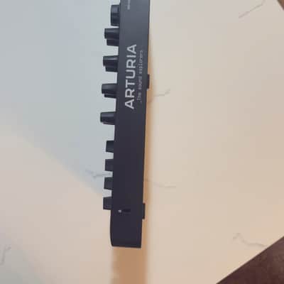 Arturia MiniLab MKIII 25-Key MIDI Controller 2022 - Present - Deep Black image 2