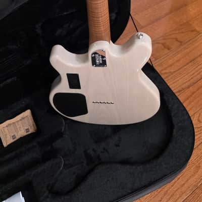Ernie Ball Music Man James Valentine Signature HT image 4