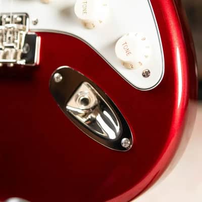 Squier Classic Vibe '60s Stratocaster Electric Guitar - Candy Apple Red image 10