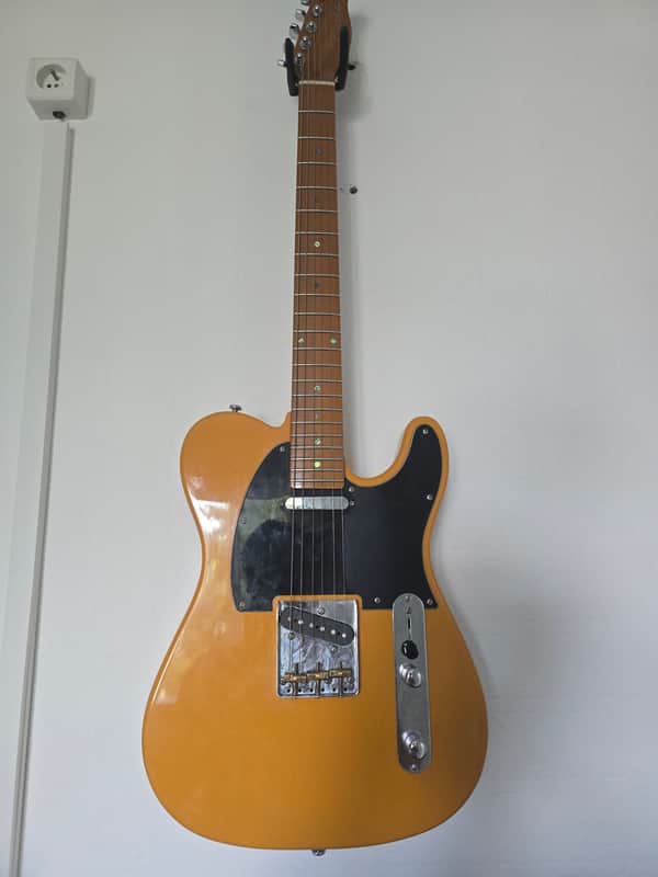 Sire Larry Carlton T7