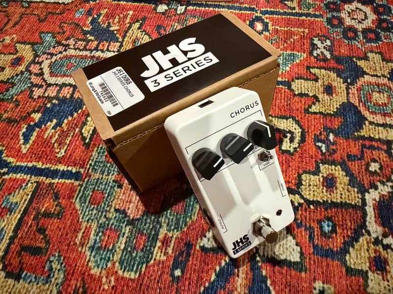 JHS 3 Series Chorus 2020 - Present - White image 1