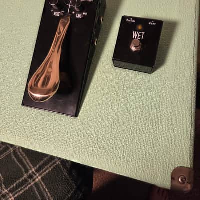 Gamechanger Audio Plus Sustain Pedal with Footswitch 2010s - Black image 1