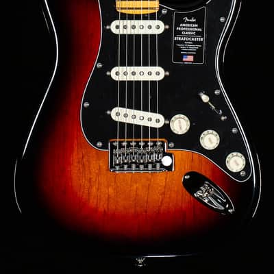Fender American Professional Classic Stratocaster Maple Fingerboard 3-Color Sunburst (908) image 3